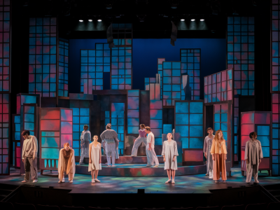 Wie erkenne ich, ob ein lokales Theaterstück wirklich innovativ ist oder nur laut inszeniert wird