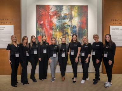 Welche fragen stelle ich künstlerinnen bei ausstellungsführungen, um tiefere einblicke zu bekommen